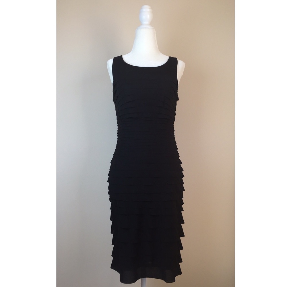 White House | Black Market - Ruffle Dress - LBD